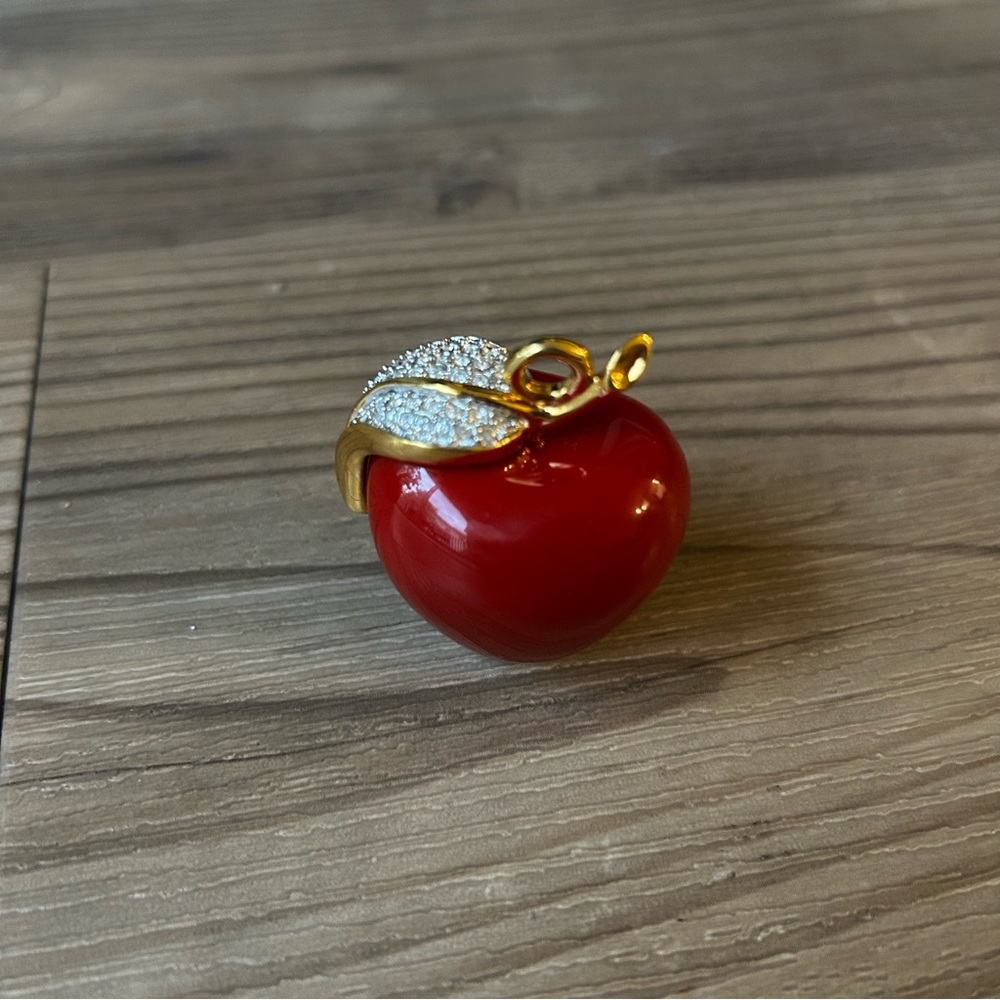 Vintage KJL Kenneth Jay Lane Red Lucite Apple Clear Crystals Gold Tone Pendant - Picture 1 of 4
